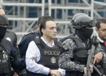 LEJOS BORGE DE SALIR DE LA PRISIÓN