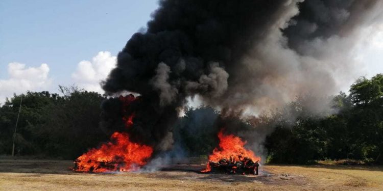 SEMAR Y FGR INCINERAN MÁS DE UNA TONELADA DE DROGA ASEGURADA EN CHIAPAS