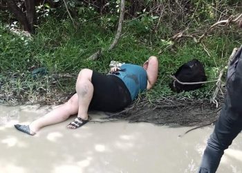 TURISTA CAE EN UN BACHE EN PUERTO MORELOS Y SUFRE LESIONES