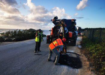 REFUERZA GOBIERNO DE VÍCTOR MAS ACCIONES DE BACHEO Y ALUMBRADO EN TODO EL MUNICIPIO