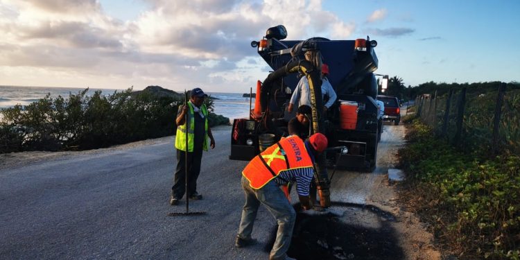 REFUERZA GOBIERNO DE VÍCTOR MAS ACCIONES DE BACHEO Y ALUMBRADO EN TODO EL MUNICIPIO
