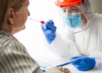 ¿QUÉ PRUEBA DE DETECCIÓN DE COVID-19 DEBO USAR Y CUÁNDO DEBO HACÉRMELA? APRENDE A DIFERENCIARLAS