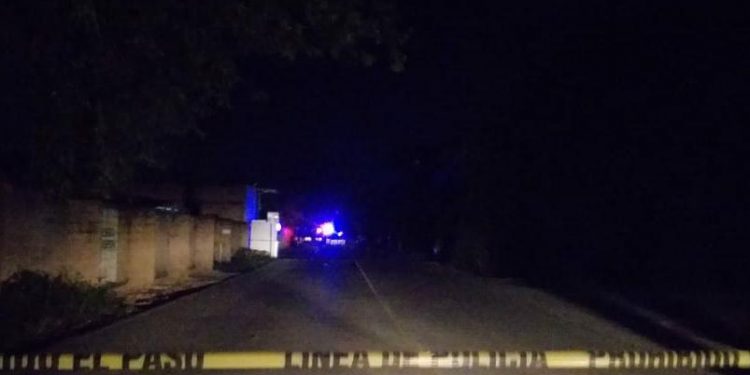 AUTOMOVILISTA HALLA UN CUERPO EMBOLSADO