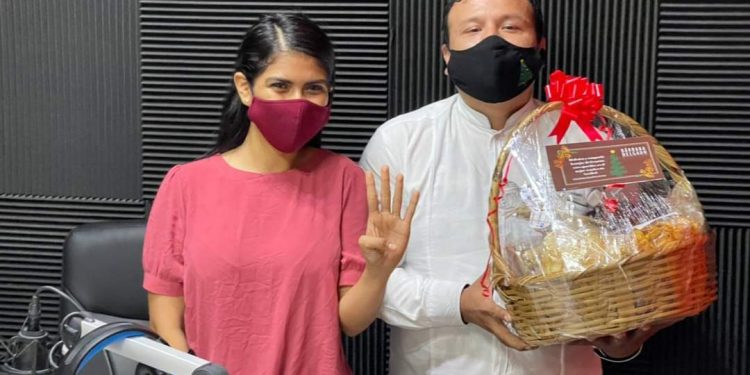 RIFA REGIDORA PLAYENSE, BÁRBARA DELGADO, CANASTAS NAVIDEÑAS ENTRE LOS TAXISTAS Y OPERADORES DE COMBIS