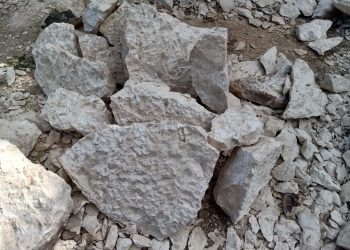 ACUSAN A FAMILIAR DEL ALCALDE DE TIHOSUCO DE ROBO DE PIEDRAS LABRADAS