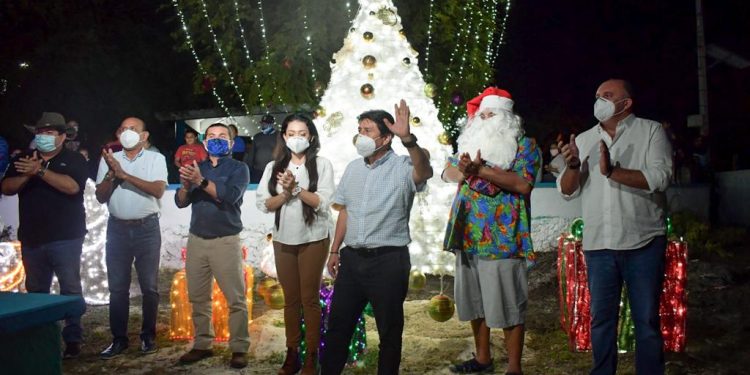 SE ENCIENDEN LAS LUCES NAVIDEÑAS DE PUNTA ALLEN