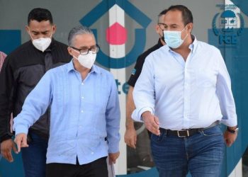 SE REÚNEN EL TITULAR DE LA FGE OSCAR MONTES DE OCA Y EL PRESIDENTE MUNICIPAL JUAN CARRILLO CON FAMILIARES DE PERSONAS REPORTADAS COMO DESAPARECIDAS EN ISLA BLANCA