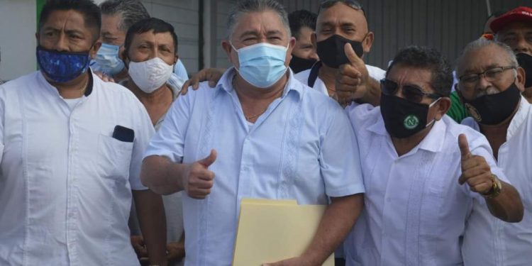 HERIBERTO NÚÑEZ SE APUNTA PARA LA DIRIGENCIA DE TAXISTAS EN CANCÚN