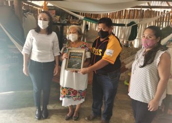 ENTREGA EL ICA EL PREMIO TESOROS HUMANOS VIVOS DE LA CULTURA MAYA