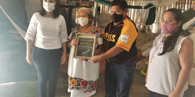 ENTREGA EL ICA EL PREMIO TESOROS HUMANOS VIVOS DE LA CULTURA MAYA