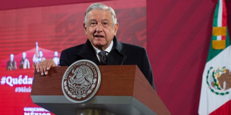 AMLO SE REUNIRÁ CON LOS PADRES DE LOS ESTUDIANTES DESAPARECIDOS DE AYOTZINAPA.