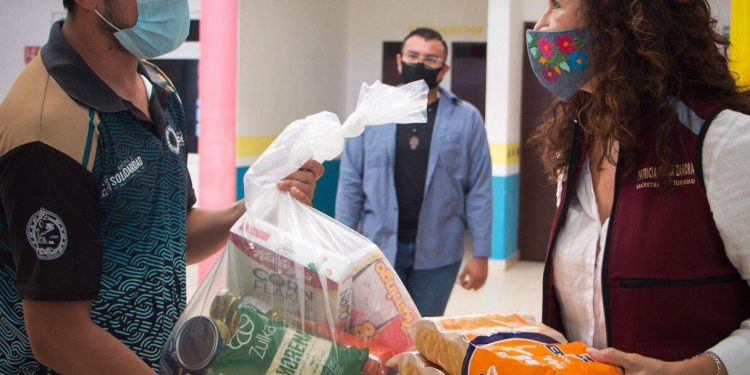 TIENDE GOBIERNO DE LAURA BERISTAIN MANO SOLIDARIA A EMPRENDEDORES Y GUÍAS TURÍSTICOS