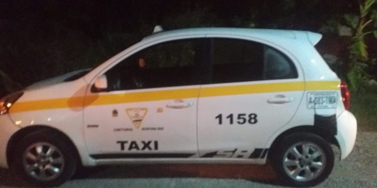 ENCUENTRAN UNIDAD DE MUJER TAXISTA ASALTADA