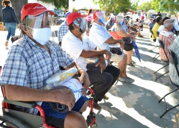 GOBIERNO MUNICIPAL BENEFICIA A ADULTOS MAYORES DE BONFIL Y PUERTO JUÁREZ