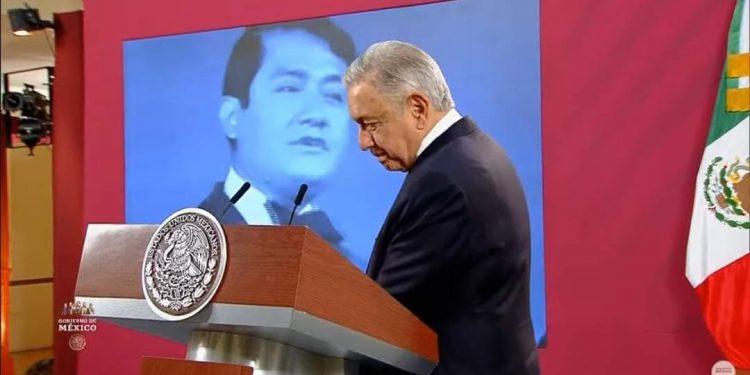 LAMENTA LÓPEZ OBRADOR LA MUERTE DE ARMANDO MANZANERO