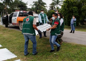 ENTREGA COEPROC APOYOS A LA COMUNIDAD DE REVOLUCIÓN, EN OTHÓN P. BLANCO.