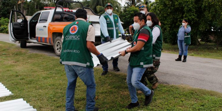 ENTREGA COEPROC APOYOS A LA COMUNIDAD DE REVOLUCIÓN, EN OTHÓN P. BLANCO.