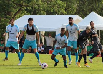 CUMPLE ‘LA OLA FUTBOLERA’ CON SU PRIMER ENSAYO