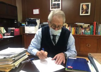 FIRMA SECRETARIO DE SALUD CONVENIO CON PFIZER PARA FABRICACIÓN Y SUMINISTRO DE VACUNA COVID-19