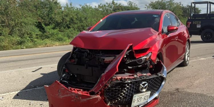 SOBREVIVE FUNCIONARIA DE LA SEQ A APARATOSO ACCIDENTE CARRETERO EN MÉRIDA