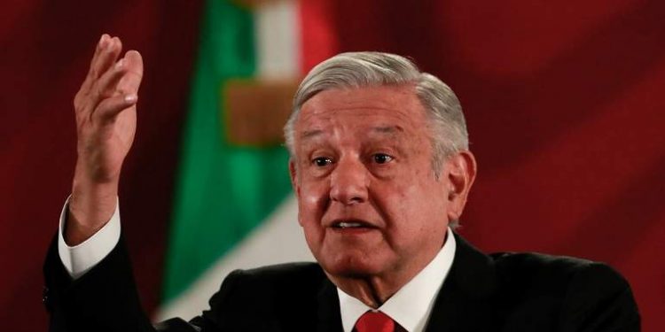 AMLO NIEGA HABERSE VACUNADO; LE TOCARÁ HASTA MARZO