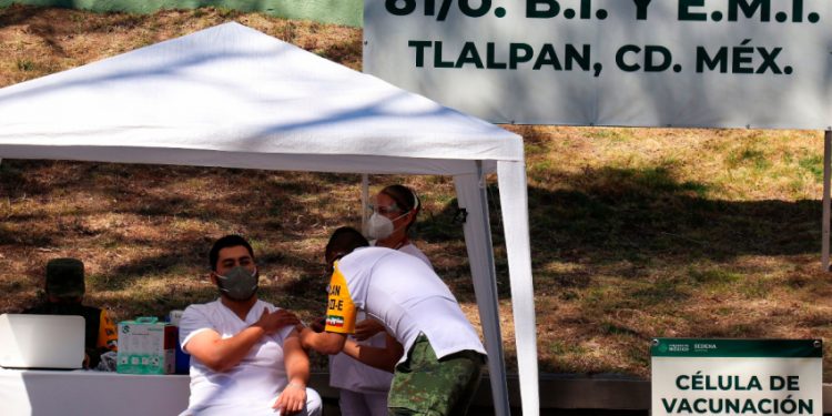 ARRANCA LA VACUNACIÓN DE MÉDICOS EN COAHUILA