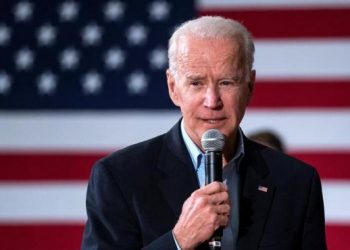 BIDEN ARREMETE CONTRA TRUMP POR RETRASOS EN LA DISTRIBUCIÓN DE LA VACUNA