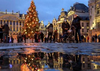BRUSELAS SE AFERRA AL ESPÍRITU NAVIDEÑO EN LA ATÍPICA NAVIDAD DEL CORONAVIRUS
