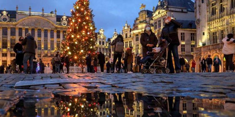 BRUSELAS SE AFERRA AL ESPÍRITU NAVIDEÑO EN LA ATÍPICA NAVIDAD DEL CORONAVIRUS