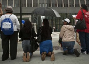 CARAVANA DE FAMILIAS SALE RUMBO A MÉXICO PARA FIESTAS NAVIDEÑAS
