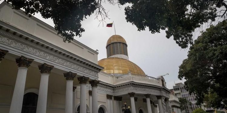 DERROCAR Y LEGISLAR, LAS PROMESAS INCUMPLIDAS DEL PARLAMENTO VENEZOLANO