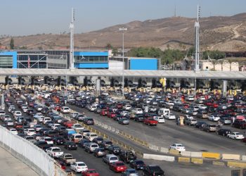 EE.UU. EXTIENDE RESTRICCIONES A VIAJES NO ESENCIALES CON MÉXICO Y CANADÁ