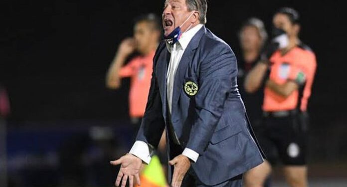 EL AMÉRICA DESPIDE AL ENTRENADOR MIGUEL HERRERA