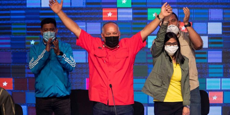 EL CHAVISMO PROCLAMA UN TRIUNFO MAYOR AL ADJUDICADO EN LAS PARLAMENTARIAS