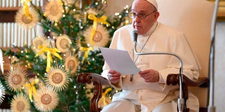 EL PAPA FRANCISCO CELEBRA SUS 84 AÑOS TRABAJANDO