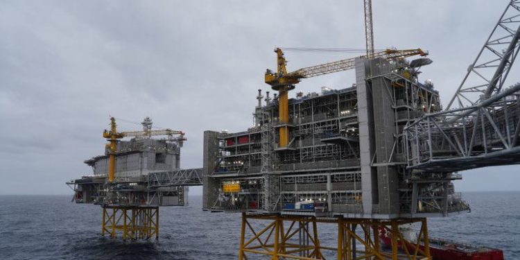 EL PETRÓLEO RETROCEDE ENTRE PREOCUPACIONES POR LA DEMANDA