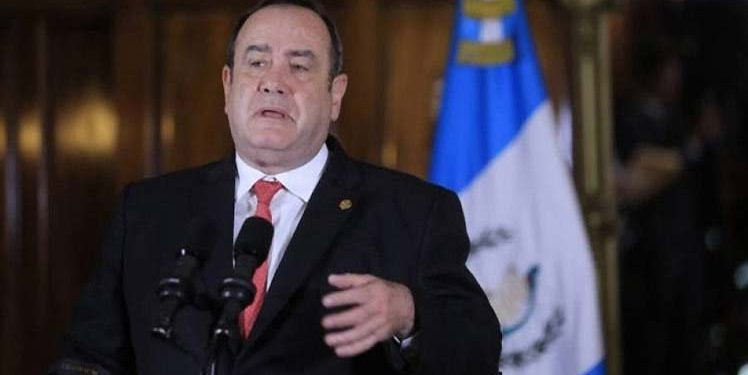 EL PRESIDENTE DE GUATEMALA DICE QUE NO HABRÁ ALZA AL SALARIO MÍNIMO EN 2021