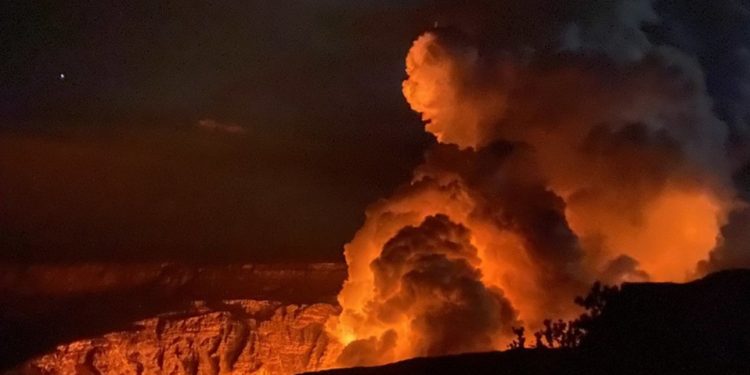 ENTRA EN ERUPCIÓN EL VOLCÁN KILAUEA DE HAWÁI