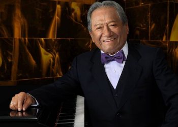 FALLECE ARMANDO MANZANERO POR COVID-19