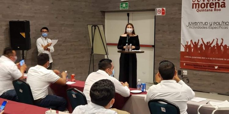 INAUGURA ANAHÍ GONZÁLEZ CICLO DE CONFERENCIAS EN MORENA