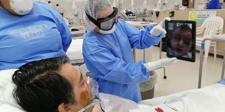 PACIENTES DE QUINTANA ROO HOSPITALIZADOS POR COVID-19 EN NOCHEBUENA HABLARON Y VIERON A SUS FAMILIARES