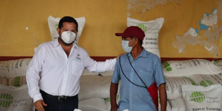 GOBIERNO DEL ESTADO APOYA A PRODUCTORES APÍCOLAS CON AZÚCAR PARA LAS ABEJAS