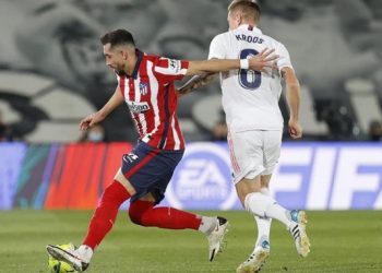 HÉCTOR HERRERA VUELVE A LESIONARSE EN EL MUSLO IZQUIERDO