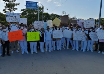 PIDEN TRABAJADORES DE LA SALUD HABLAR CON EL PRESIDENTE OBRADOR