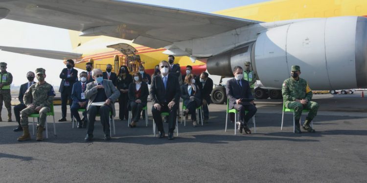 MÉXICO RECIBE PRIMER EMBARQUE DE VACUNAS PFIZER-BIONTECH CONTRA El VIRUS SARS-COV-2