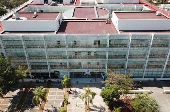 MUJER SE SUICIDA AL TIRARSE DESDE EL CUARTO PISO DE UN HOSPITAL