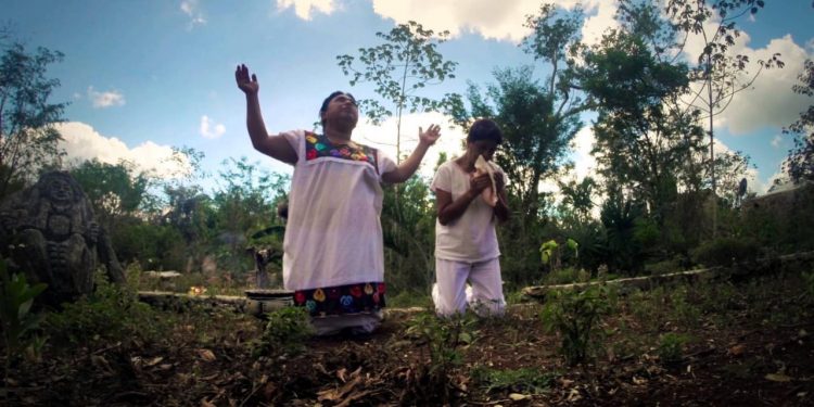 BUSCAN A LA MUÑECA REPRESENTATIVA DE LA ZONA MAYA