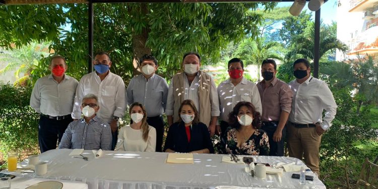 EX PRESIDENTES DEL CDM DE MÉRIDA LLAMAN A CERRAR FILAS, Y A RESCATAR LOS VALORES DE LA MILITANCIA