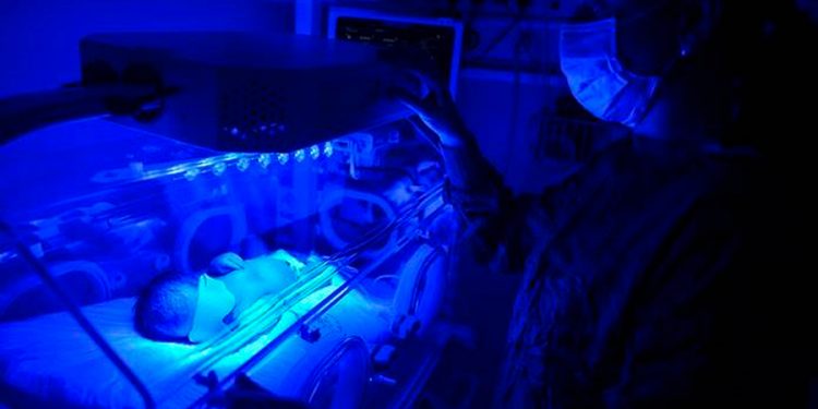 JOVENES DESARROLLAN UN DISPOSITIVO QUE AYUDA A RESPIRAR A BEBÉS PREMATUROS