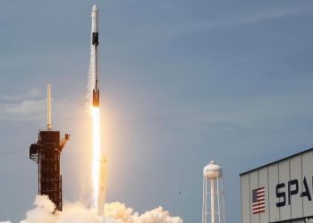 LA NUEVA CÁPSULA DE CARGA DE SPACEX SE ACOPLA CON ÉXITO A LA EEI
